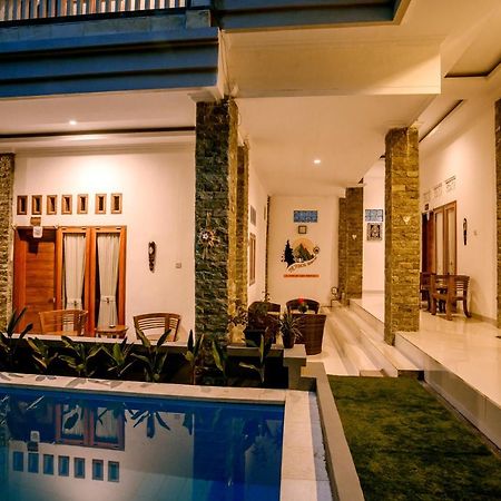The Puncak Santhi Inn Batununggul Exterior foto