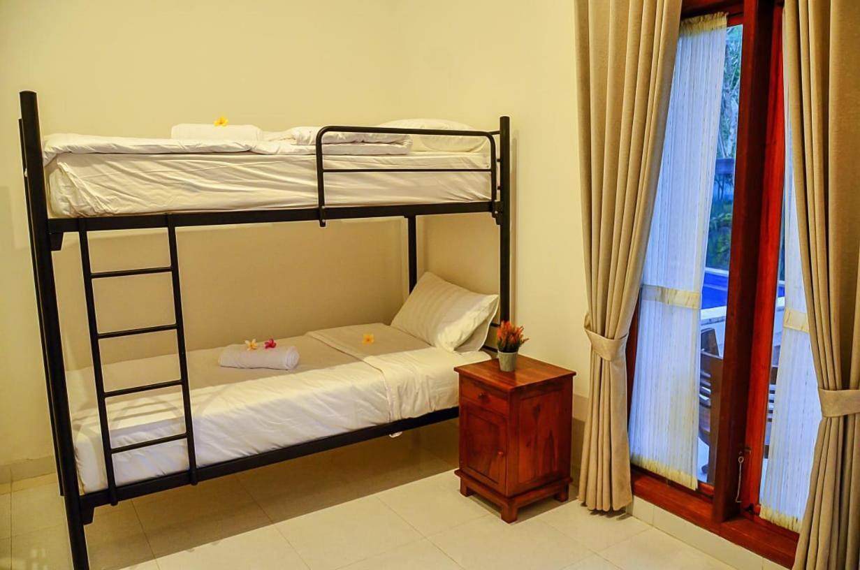 The Puncak Santhi Inn Batununggul Exterior foto
